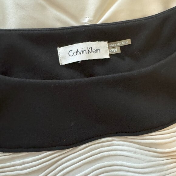 Calvin Klein Black and White Dress - Plus Size 22W - Picture 4 of 5